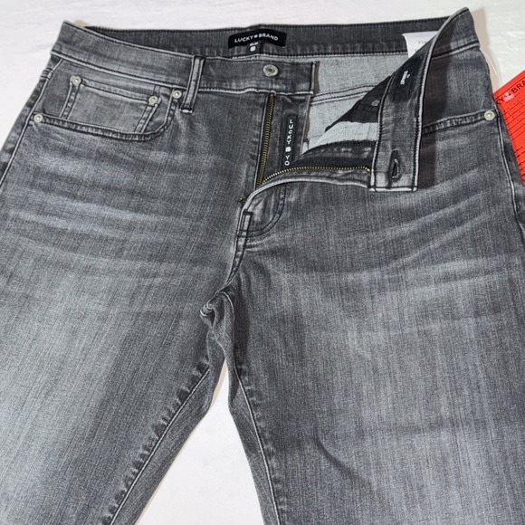 Lucky Brand Jeans Men's 32x32 223 Straight Leg‎ Jet Black Stretch 5 Pocket NWOT - Picture 1 of 10